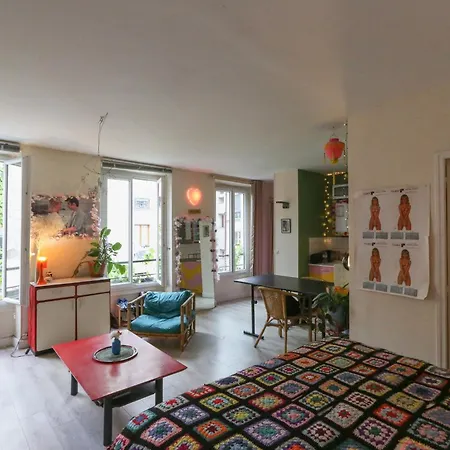 Charming Studio For A Romantic Париж