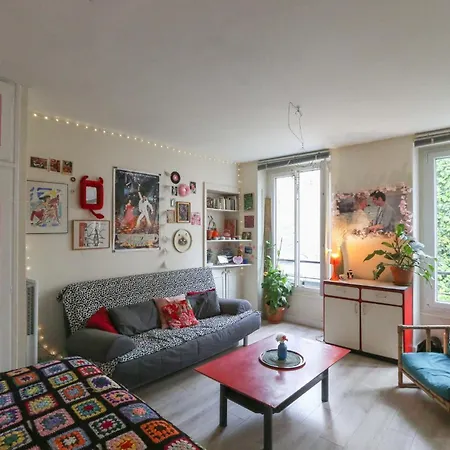 Апартаменты Charming Studio For A Romantic